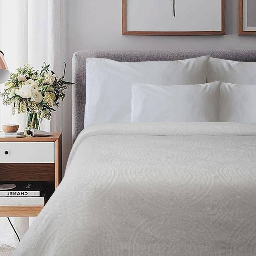 Medallion Jacquard Bedspreads Jacquard Bedspreads Bargoose Home Textiles, Inc. Twin (80" x 116") White
