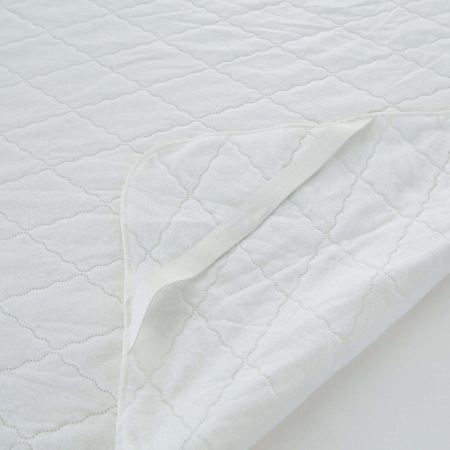 Bargoose Quilted Waterproof Sofa Sleeper Mattress Pads - Anchor Band showing quilted design and anchor band feature.
